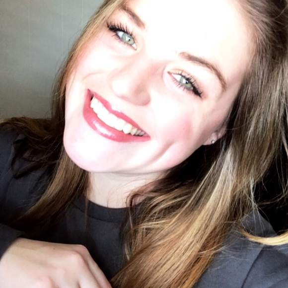 Meet your Posher, Mckayla - Picture 1 of 1